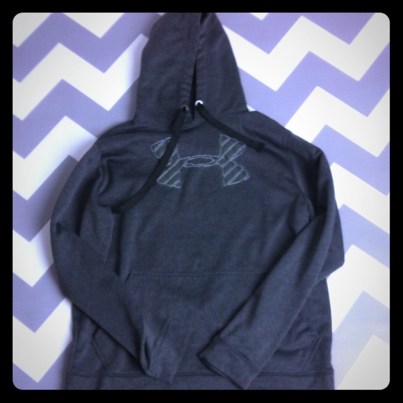 Gently worn under armour hoodie