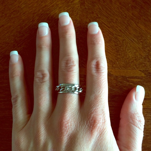 Buy 2 Get 3 FREE! Chain ring. NWT - Picture 1 of 3
