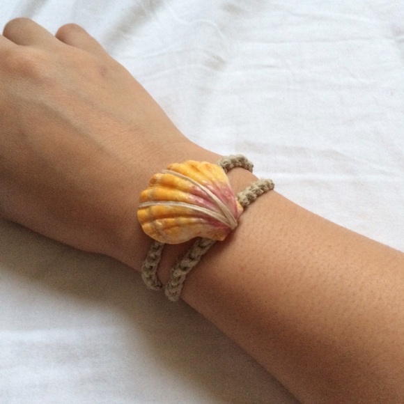 Sunrise shell hemp bracelet