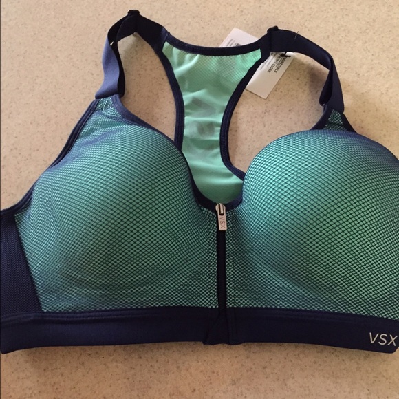 Victoria's Secret Tops - Victoria Secret 36b sports bra new with tags