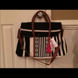 Mercada Global Black Matea Weekender Bag