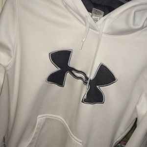 UA sweatshirt worn once. Perfect condition.