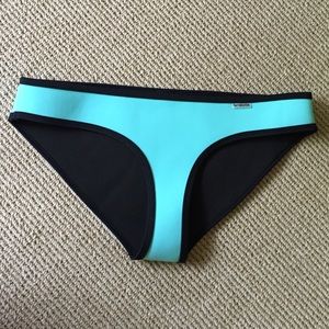 Blue dupe triangl bottom