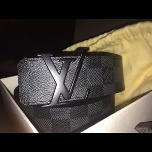 Louis Vuitton Damier Belt size 28-34 (Comment)