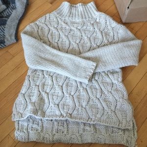 Bundle sale last minut 2 sweaters