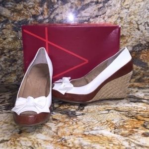 Aerosoles peep-toe wedges