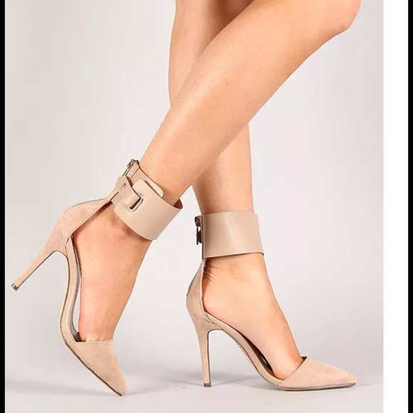 Breckelles Shoes - Nude beige pointy toe pumps with ankle cuff