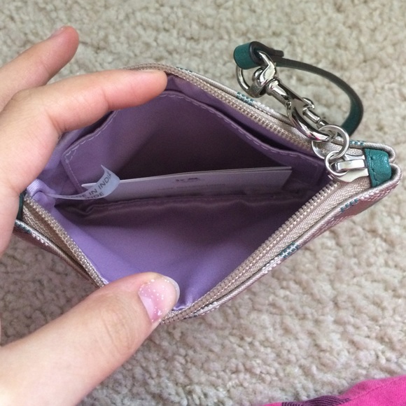 Authentic coach new wristlet - Picture 2 of 4