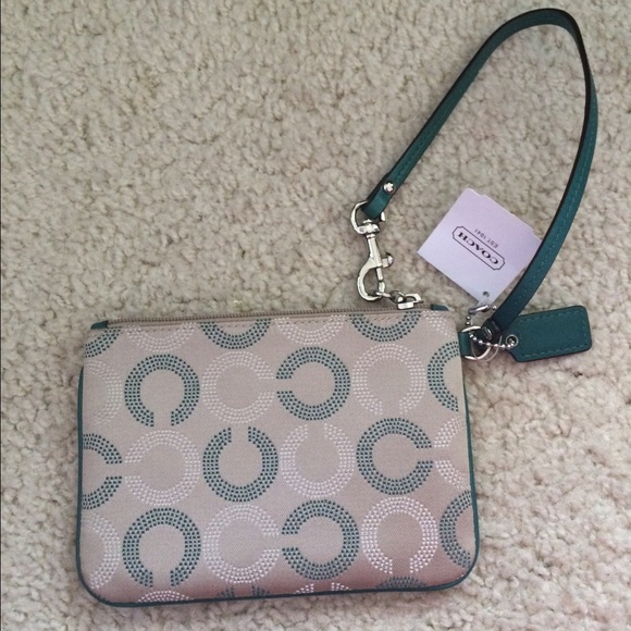 Authentic coach new wristlet - Picture 3 of 4