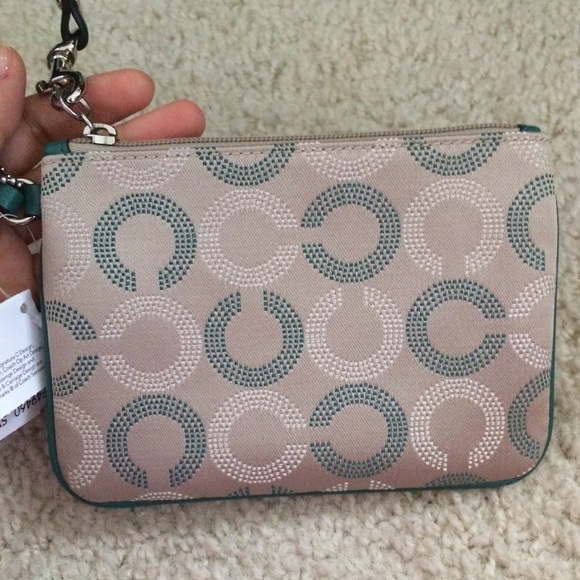 Authentic coach new wristlet - Picture 4 of 4