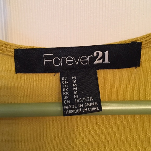 Gold tank with black lace design - Picture 2 of 3