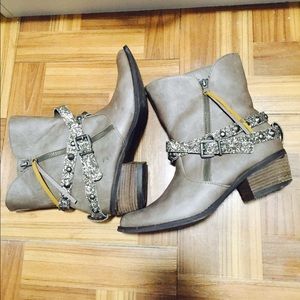 Not Rated ankle boots