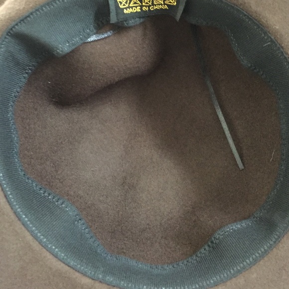 Cute hat! Never worn - Picture 4 of 4