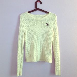 A&F sweater lightly used 5% rabbit fur