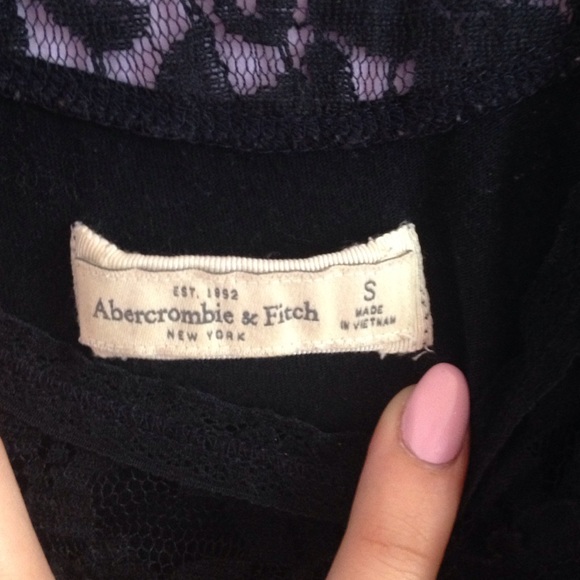 A&F Lace detail crop top - Picture 2 of 3