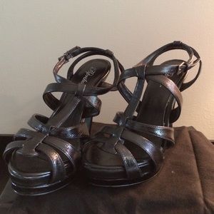 Black heels nearly new!