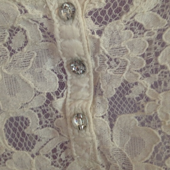 A&F Lace Crop - Picture 2 of 4