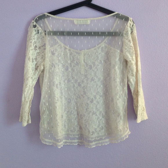 A&F Lace Crop - Picture 4 of 4