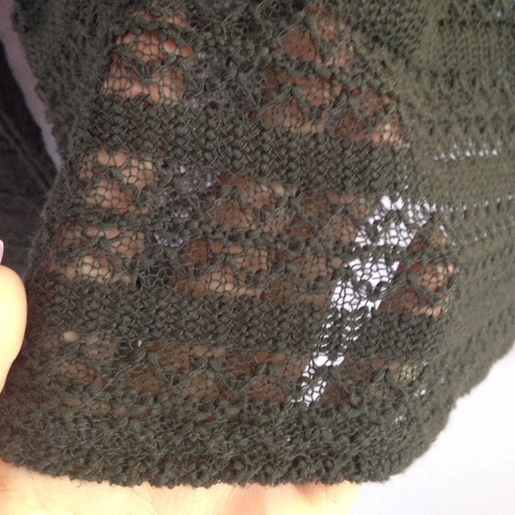 Hollister Knit Crop top - Picture 2 of 3