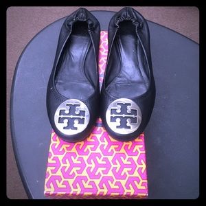 D⃣R⃣O⃣P⃣P⃣E⃣D⃣ 👇🏼Tory Burch Flats