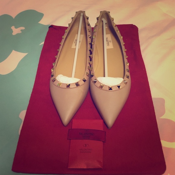 🚫SOLD🚫  Valentino rockstud flats