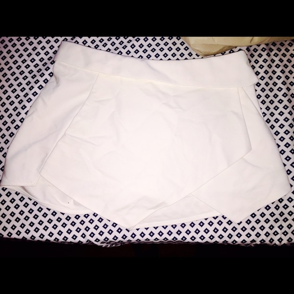 Zara white skirt short