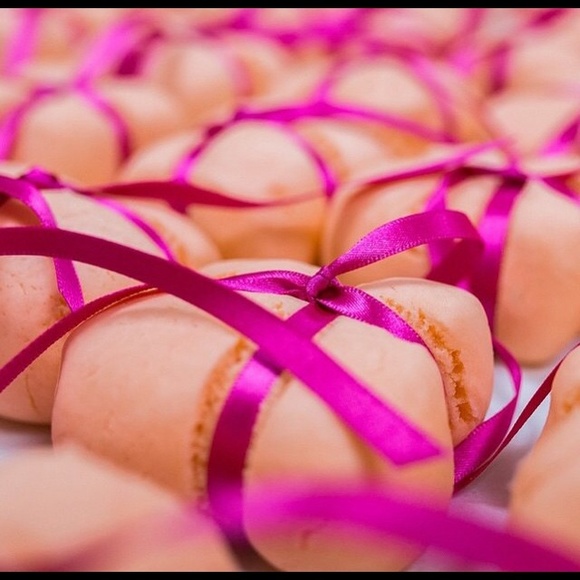 2 Lush happy birthday bubble bars