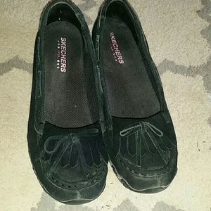 Cute black skechers