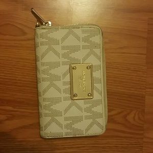 Michael Kors wallet