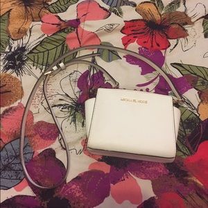 Michael kors cross body