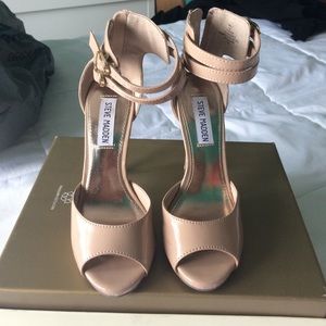Steve Madden nude heels