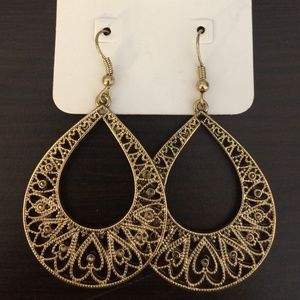Gold indie tear drop hoop earrings!