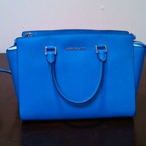 *sold* Authentic MK Selma large satchel