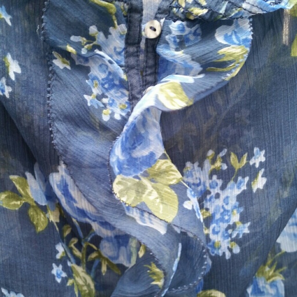 Blue Floral Top - Picture 2 of 3