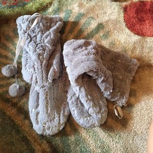 Fuzzy boots/slippers