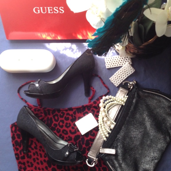 Black Guess Heels with Signature G's