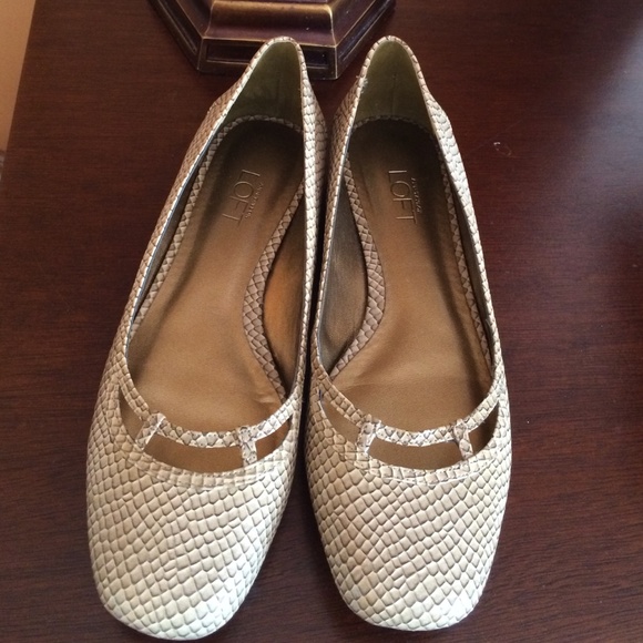 Ballet flats