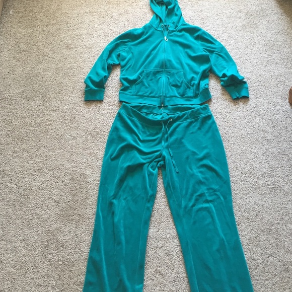 BUNDLE 4 velour sweatsuits