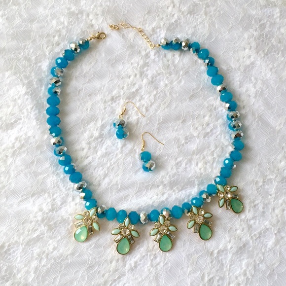 Beutiful fashion necklace