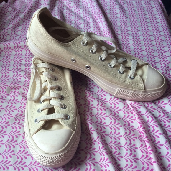Cream converse