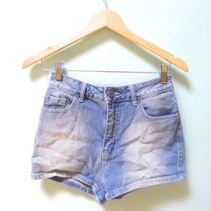 BDG 27W High Waisted Erin Denim Shorts!