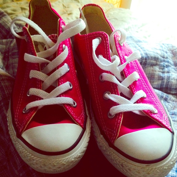 Pink converse