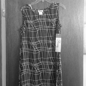 Ladies burgandy maxi dress