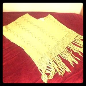 Poncho in Moss Green