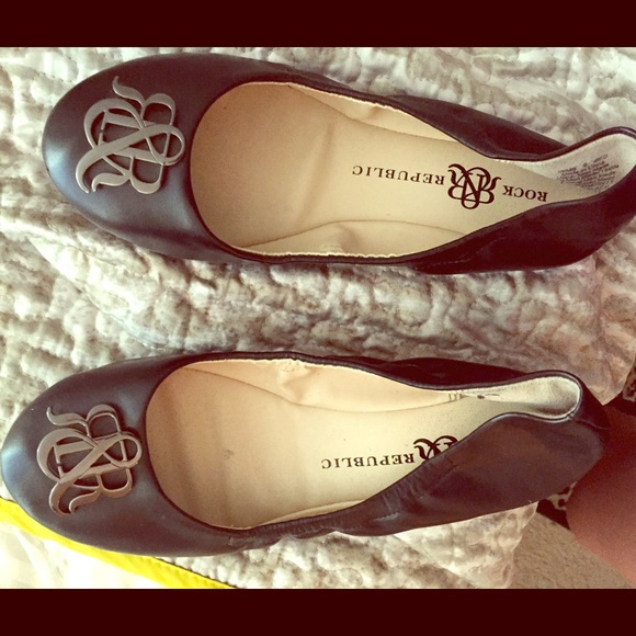 Rock and republic ballet flats