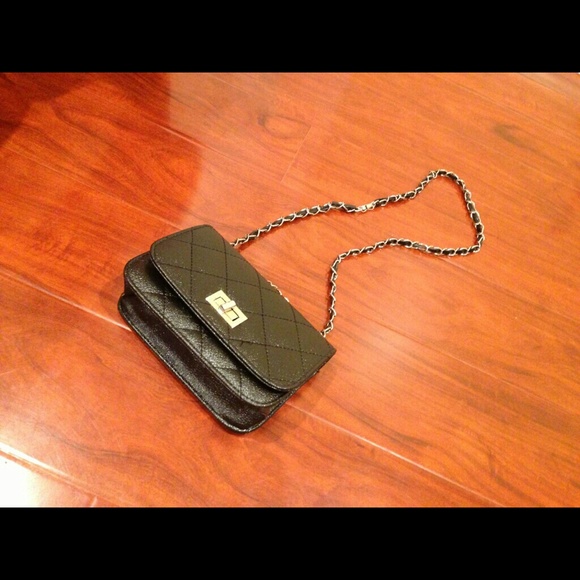 New Black cross-body bag - Picture 2 of 3