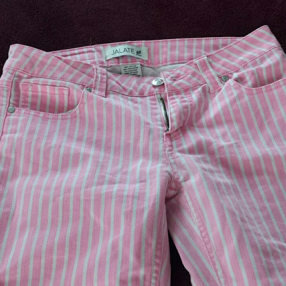 Ankle pants pink and white stripes actually size 3