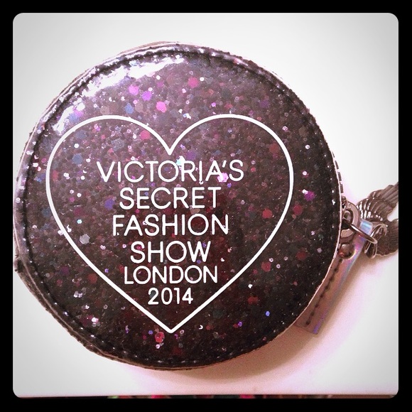 Victoria's Secret accessorie
