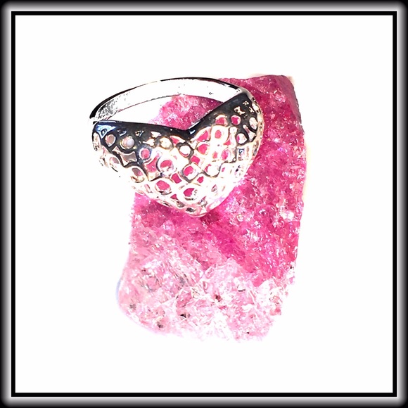 STERLING SILVER HEART RING               🎉HP🎉 - Picture 3 of 6