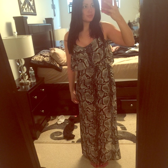 ️BRAND NEW! Snake design tight maxi w/ flowy top - Picture 1 of 4